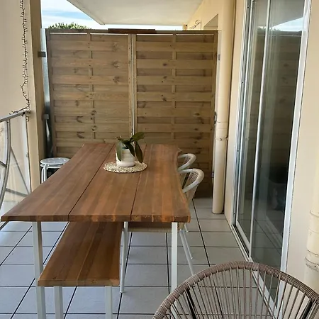 Superbe Avec Vue Centre, Se Fait A Pied Ou En Velo