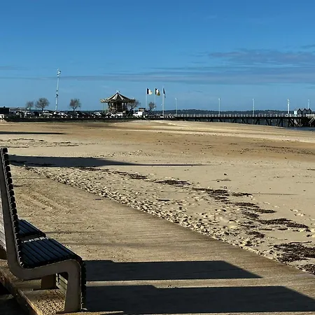 Superbe Avec Vue Centre, Se Fait A Pied Ou En Velo