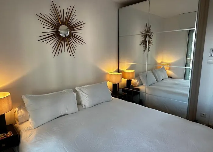 Superbe Avec Vue Centre, Se Fait A Pied Ou En Velo *