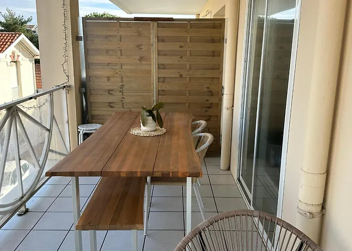 Superbe Avec Vue Centre, Se Fait A Pied Ou En Velo