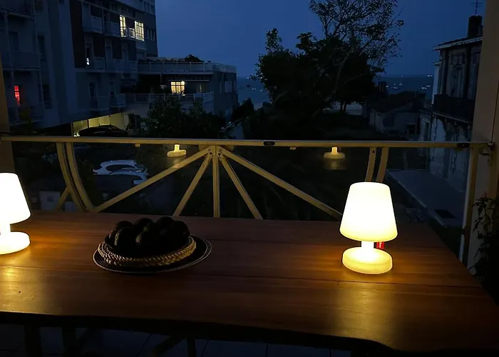 Lägenhet Superbe Avec Vue Centre, Se Fait A Pied Ou En Velo *