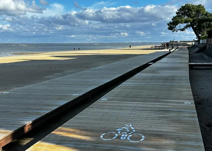 Superbe Avec Vue Centre, Se Fait A Pied Ou En Velo Lägenhet